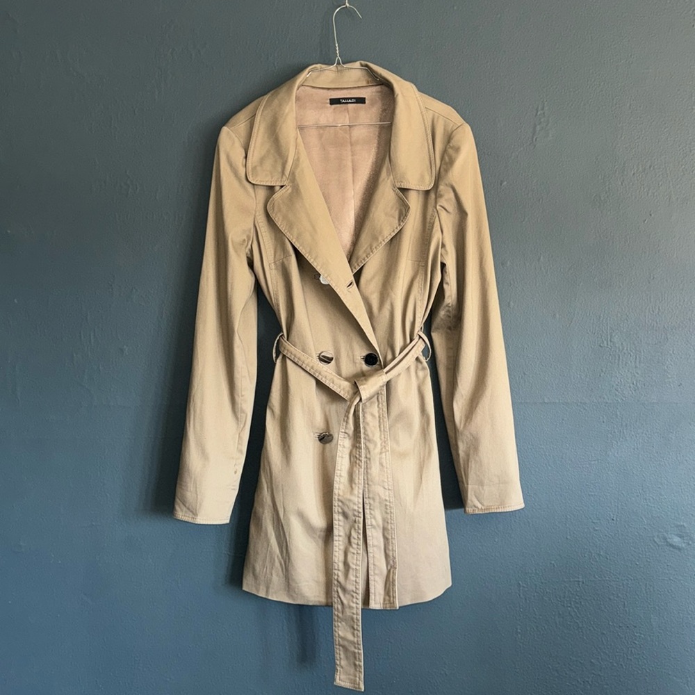 TAHARI TRENCH COAT TAN WITH TIE LARGE